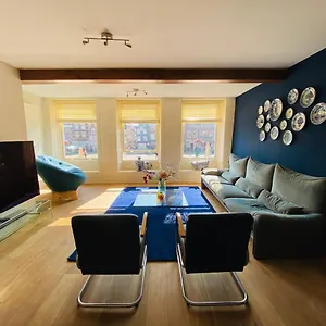 Apartment Luxury Historic House, 200 M2, In Centre, Delft